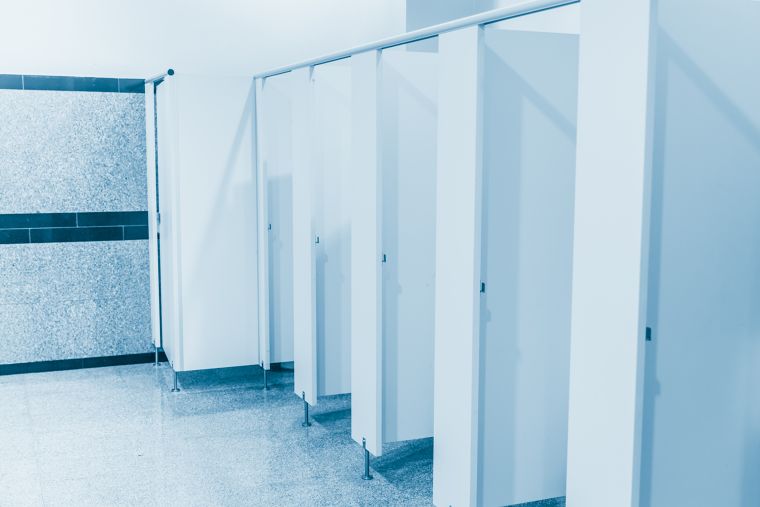 ไอเดียออกแบบห้องน้ำสาธารณะมินิมอลง่ายๆ ด้วยบานประตู Laminated Foam Board ภาพประกอบ