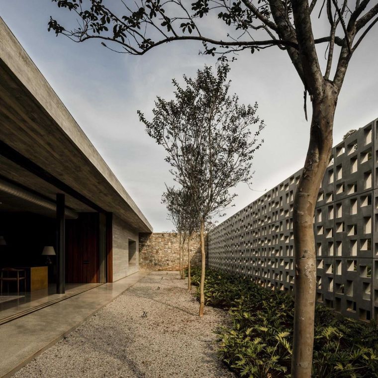 Pasqua House / Studio MK27 - Marcio Kogan + Carolina Castroviejo + Elisa Friedmann

ขอบคุณภาพประกอบจาก&nbsp;www.archdaily.com

&nbsp;
