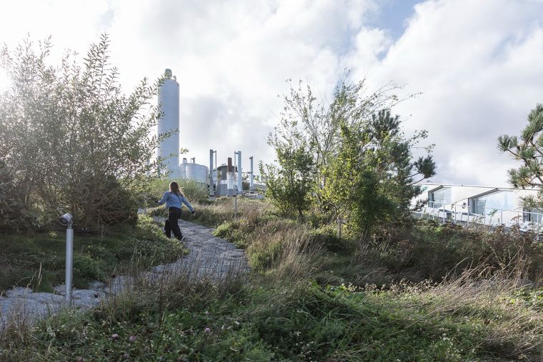 รูปภาพประกอบจาก : www.archdaily.com

Photographs : Laurian Ghinitoiu,&nbsp;Soren Aagaard,&nbsp;Rasmus Hjortshoj,&nbsp;Dragoer Luftfoto,&nbsp;Aldo Amoretti
