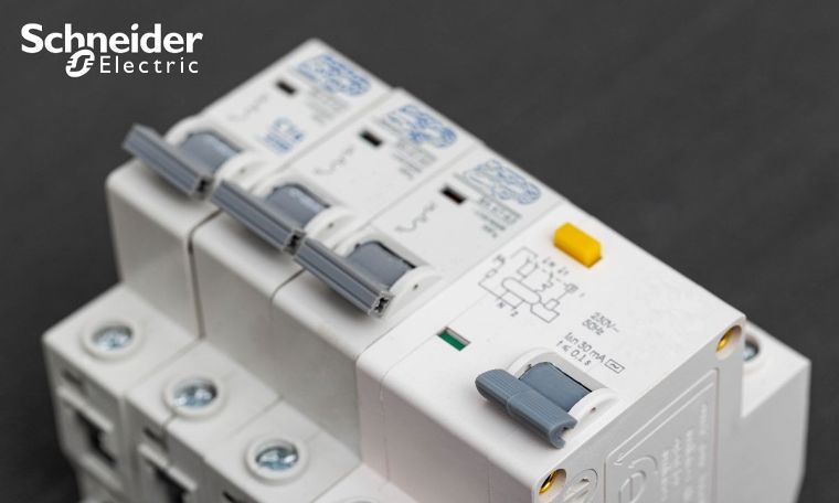 ความสำคัญของ Molded Case Circuit Breaker ในระบบไฟฟ้า ภาพประกอบ