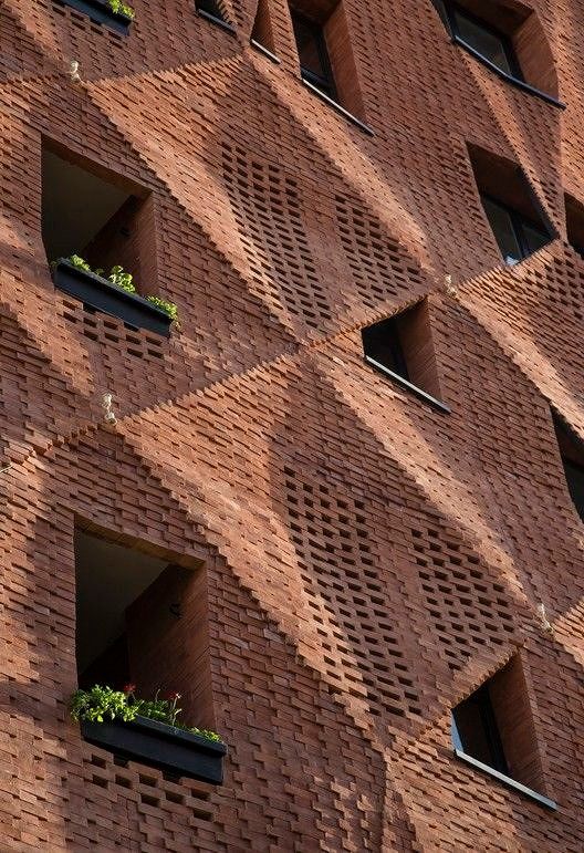 Building Form Facade​รูปภาพประกอบโดย&nbsp;www.archdaily.com