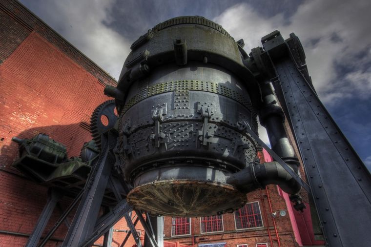 This Bessemer Converter was the last working example in the UK when decommissioned.

รูปภาพประกอบจาก&nbsp;http://www.simt.co.uk/
