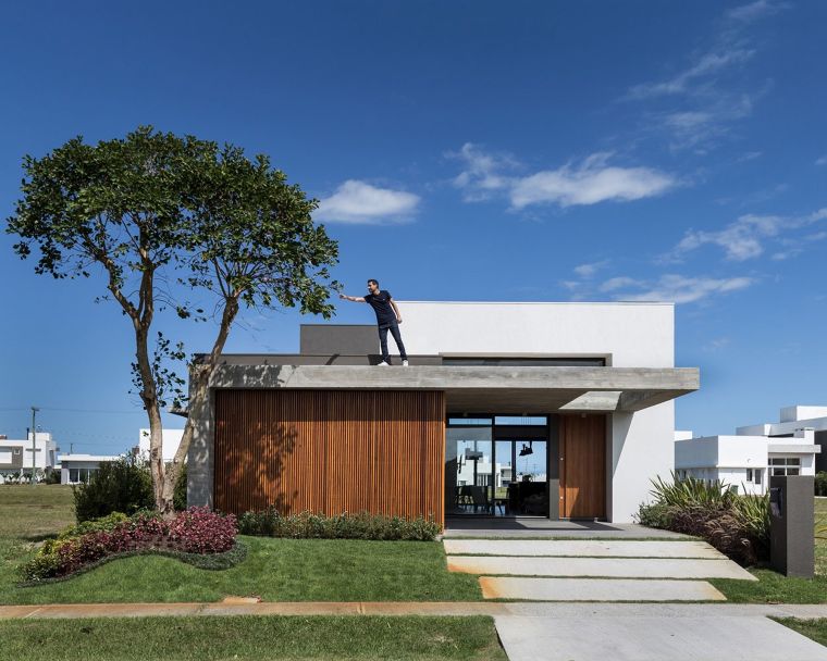 HOUSES CAPÃO DA CANOA,&nbsp;BRAZIL

Architects:&nbsp;Martin arquitetura + engenharia

Photographs:&nbsp;Marcelo Donadussi
