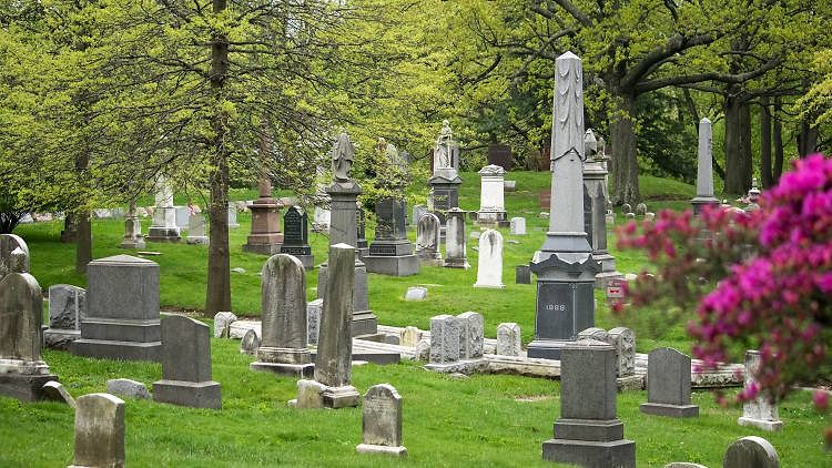 ภาพจาก

https-//www.timeout.com/newyork/things-to-do/green-wood-cemetery-twilight-tour
