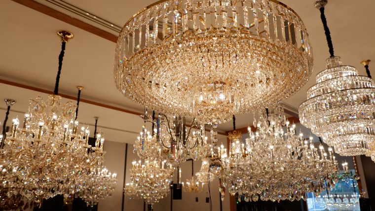 ทรงคุณค่าเหนือกาลเวลากับ Estella โคมไฟระย้า (chandelier) นำเข้าจากยุโรป   ภาพประกอบ