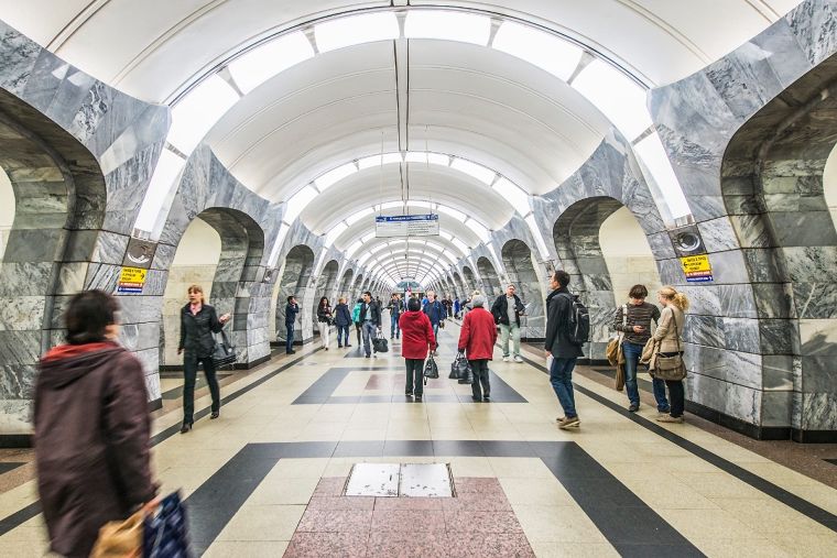 " One Point Perspective of Moscow's Most Beautiful Metro Stations "  ภาพประกอบ