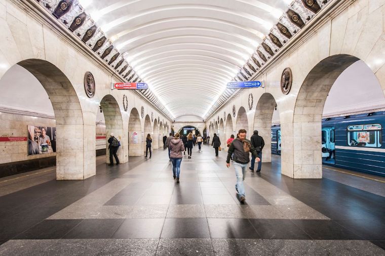 " One Point Perspective of Moscow's Most Beautiful Metro Stations "  ภาพประกอบ