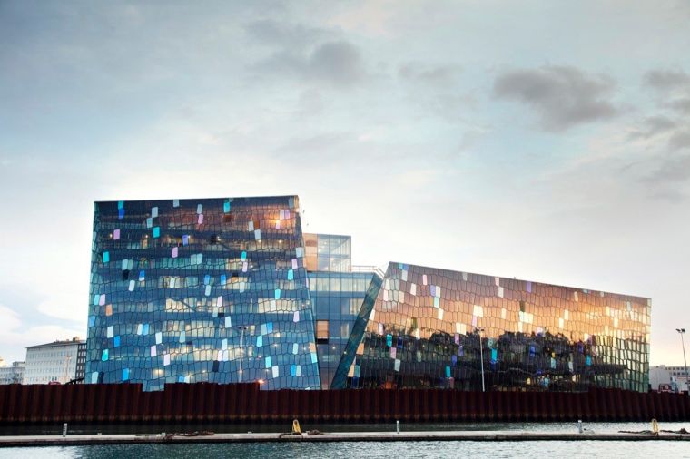 &nbsp;Harpa concert hallภาพประกอบโดย www.archdaily.com