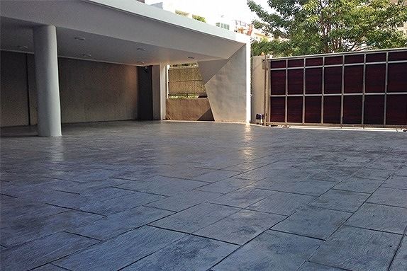 Wazzadu Academy :: คอนกรีตแสตมป์ (Stamped Concrete) กับคุณสมบัติที่น่ารู้ก่อนจะนำเอาไปใช้งาน ภาพประกอบ