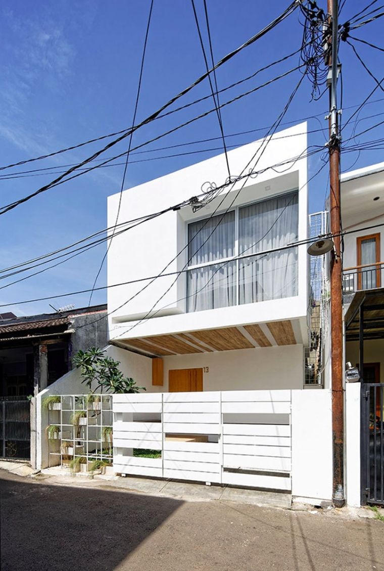 Splow House การรีโนเวทบ้านในเมืองที่แออัด กับความอบอุ่นเรียบง่ายสไตล์ Minimal&Muji ! ภาพประกอบ